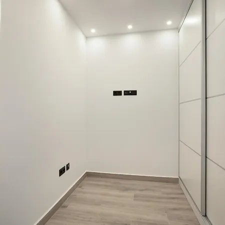 Avenida Maritima *